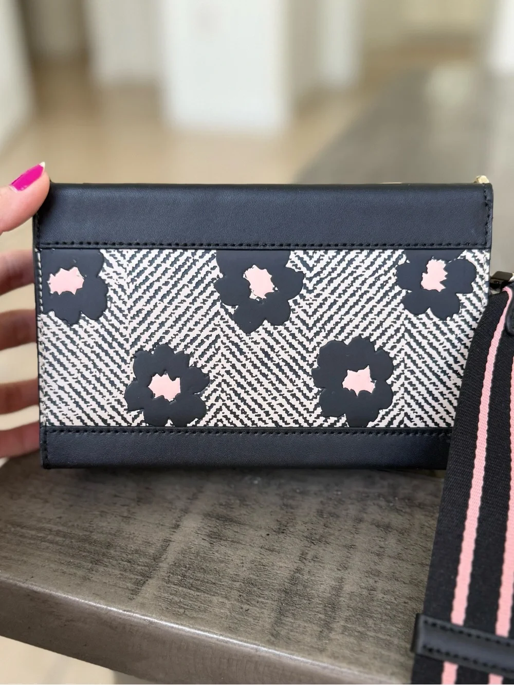 NWT Kate Spade Oh Snap 3D Camera Bag Crossbody – Black Multi